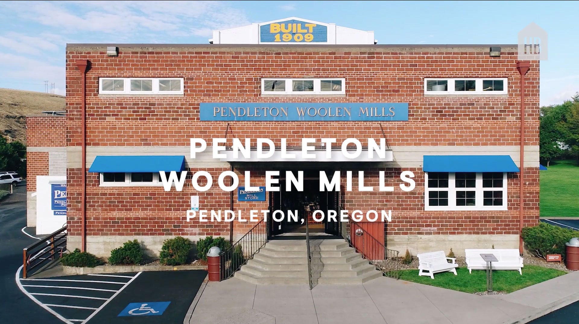 Indlæs video: Se hvordan Pendleton fremstiller deres uldplaider i det gamle spinderi i Oregon